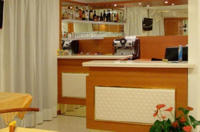 Hotel Gf Cesano Boscone Esterno foto