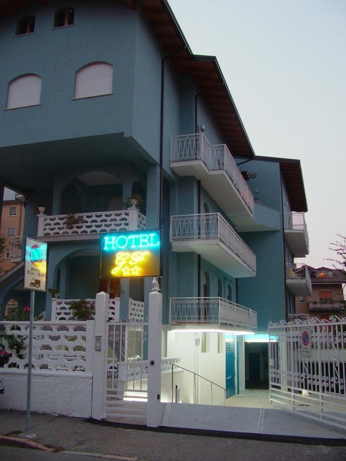 Hotel Gf Cesano Boscone Esterno foto